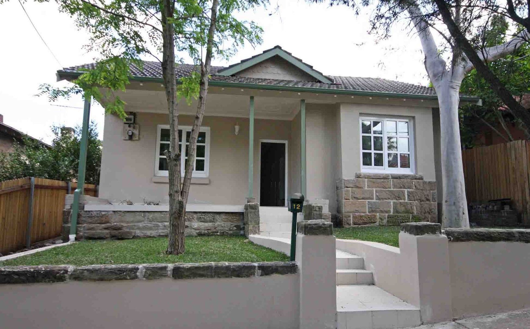 4 bedrooms House in 12 Tupper St ENMORE NSW, 2042
