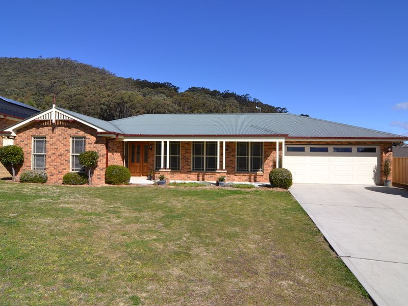 10 Amber Grove, LITHGOW NSW 2790, Image 0