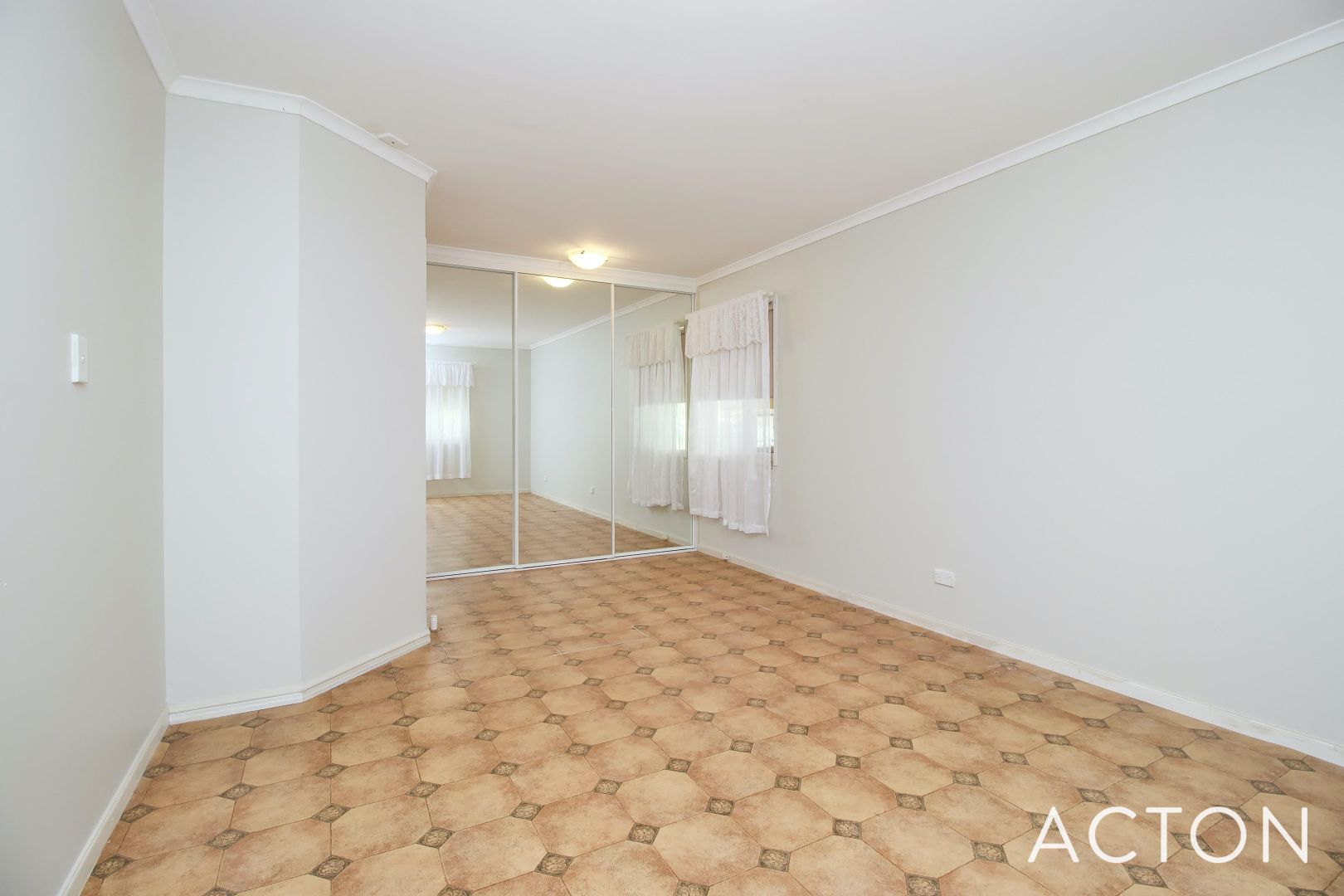 25/18 Fifty Road, Baldivis WA 6171, Image 2