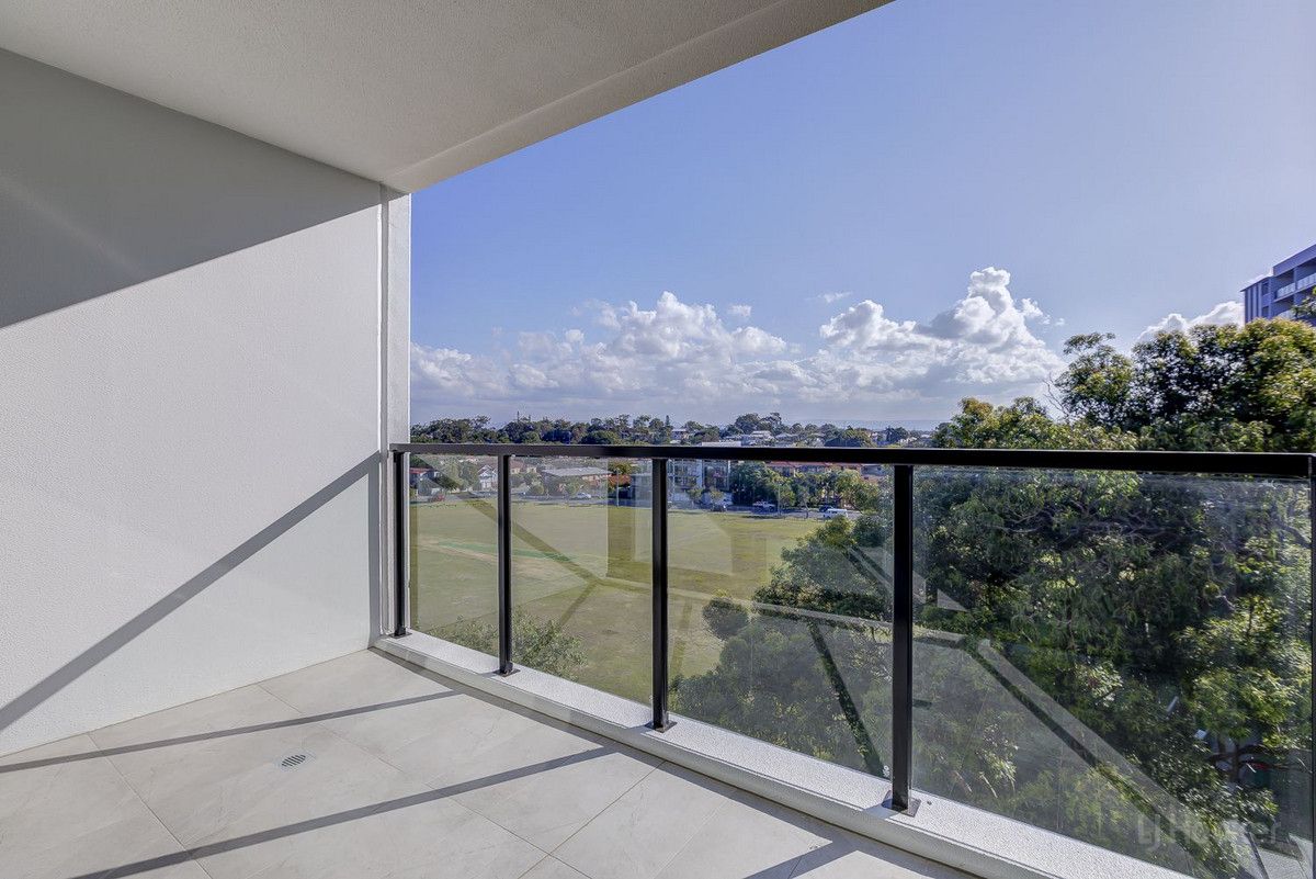 507/372 Marine Parade, Labrador QLD 4215, Image 2