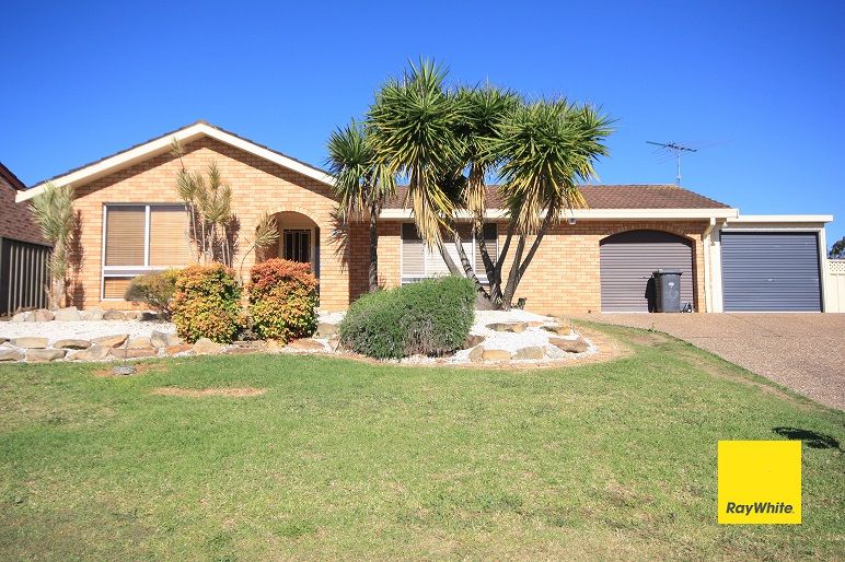 10 Larapinta Crescent, St Helens Park NSW 2560, Image 0