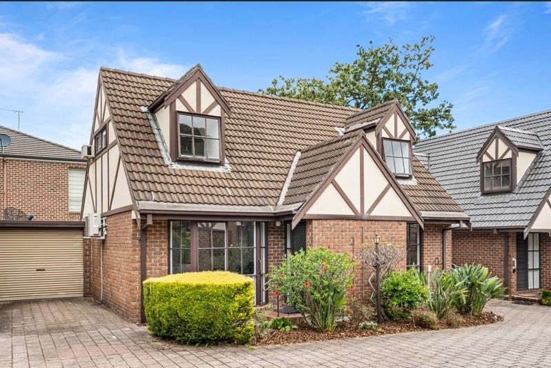 3 bedrooms Townhouse in 2/4 Vine Street BLACKBURN VIC, 3130