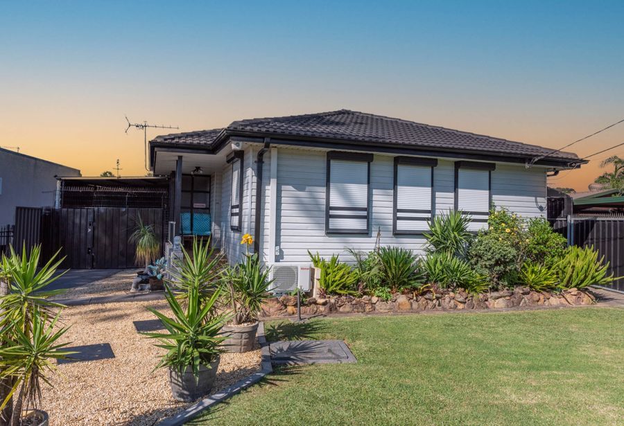 16 Halmahera Crescent, Lethbridge Park NSW 2770, Image 0