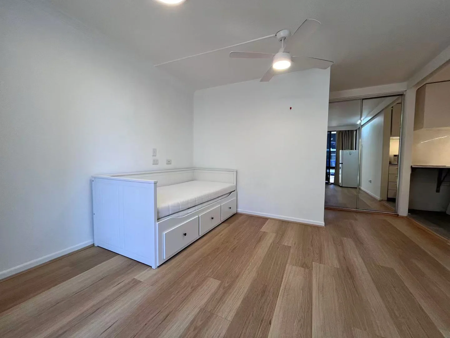 Additional image 2 of 19/2877 Gold Coast HWY, Surfers Paradise QLD 4217