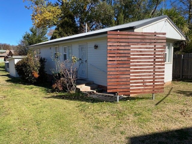2 bedrooms Studio in 130a Barney Street ARMIDALE NSW, 2350
