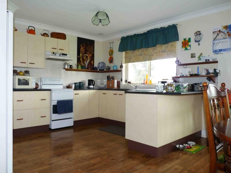 2 Oyster Cove Rd, Salt Ash NSW 2318, Image 1