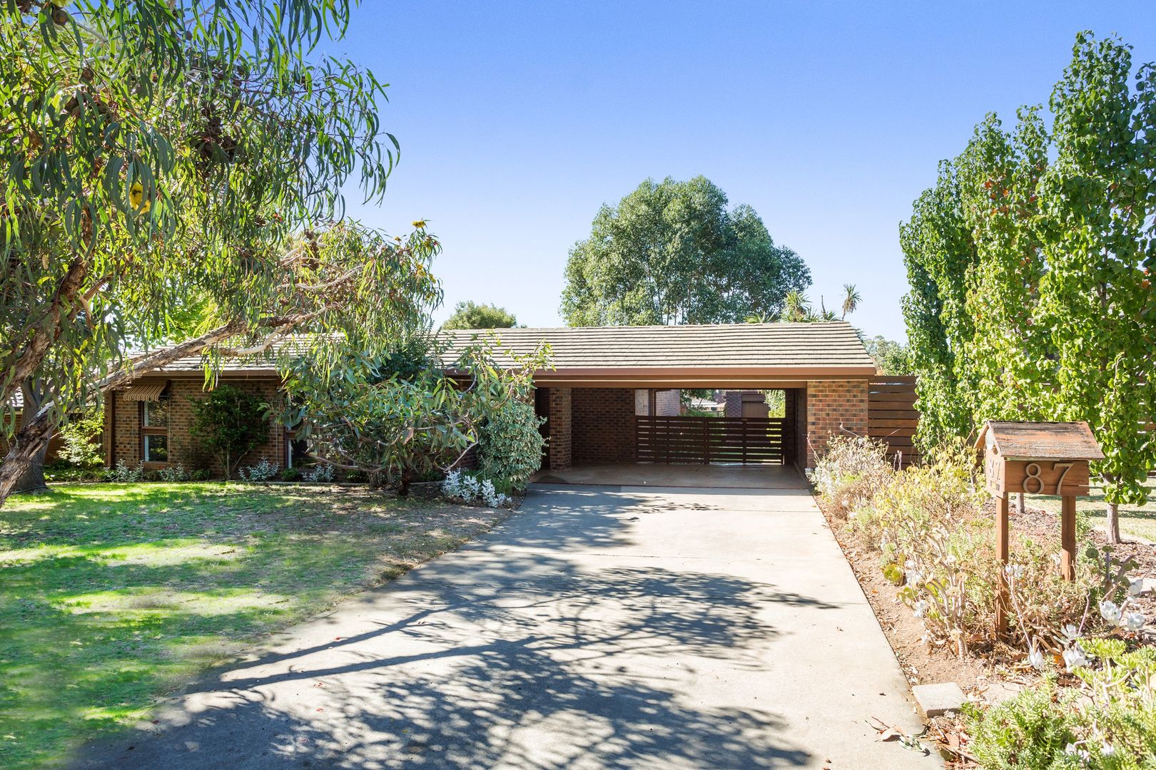 87 Reservoir Road, Strathdale Property History & Address Research