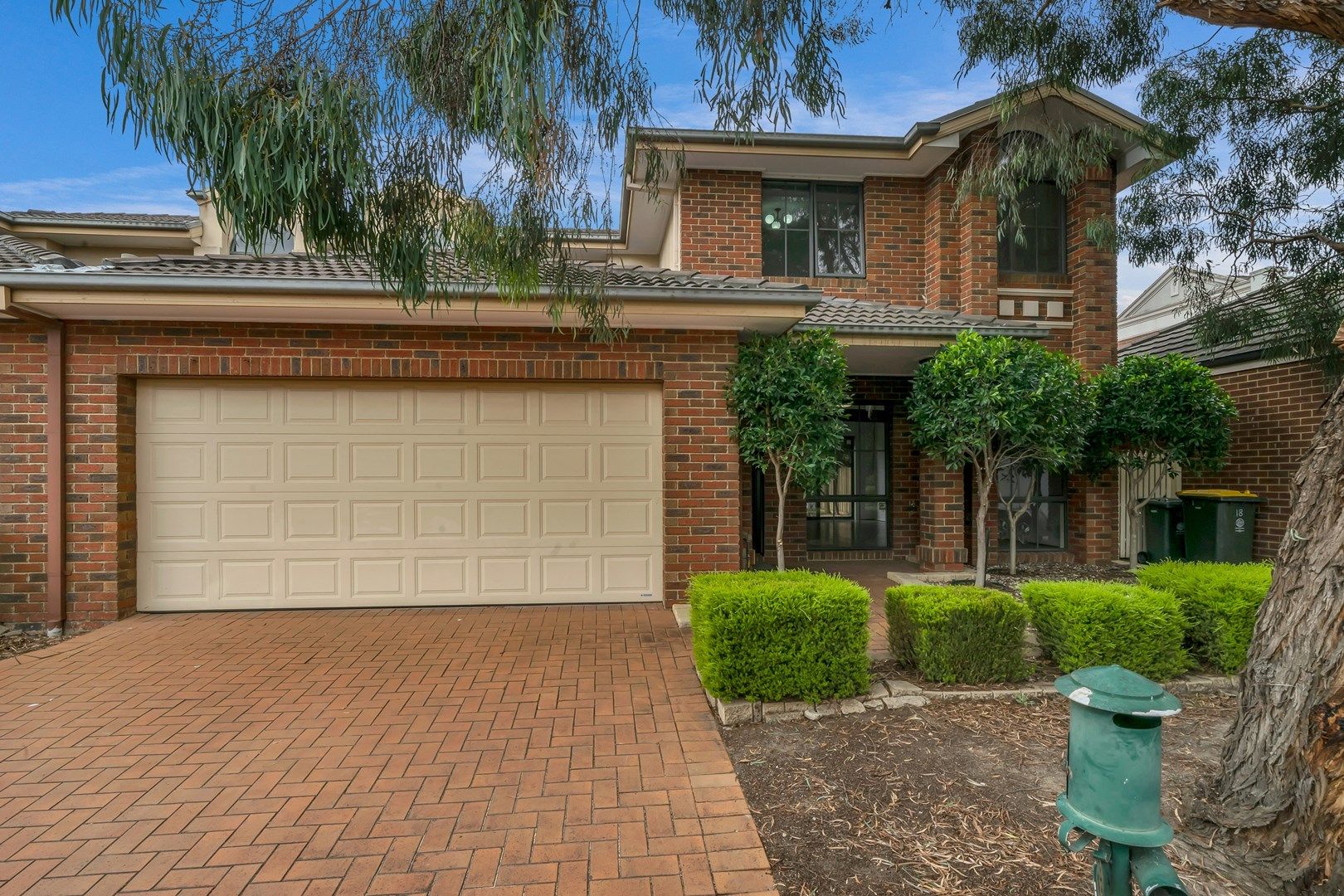 3 bedrooms Townhouse in 18 Willunga Way BUNDOORA VIC, 3083