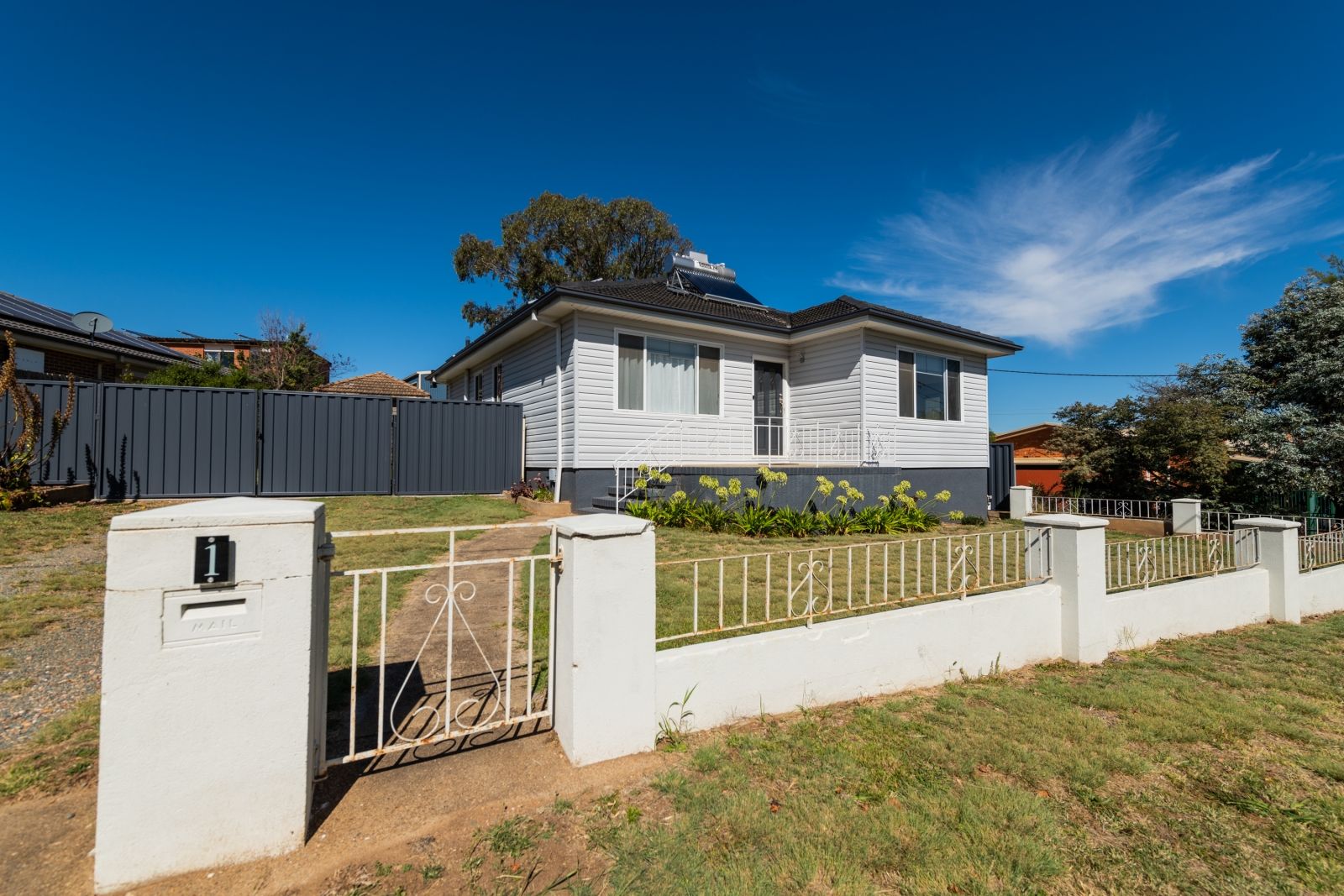 3 bedrooms House in 1 Kinkora Place CRESTWOOD NSW, 2620