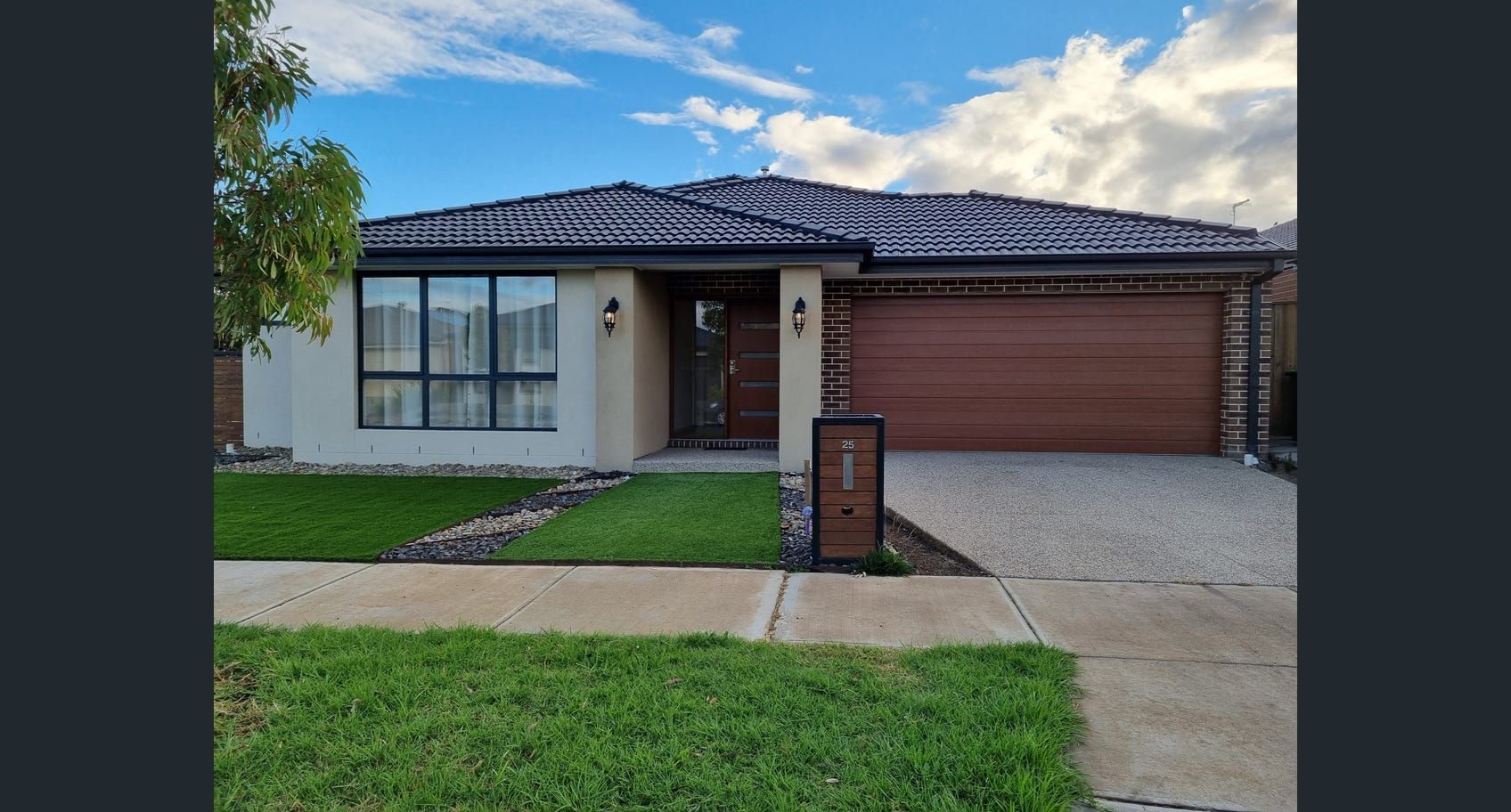 5 bedrooms House in 25 Montmarte Drive TRUGANINA VIC, 3029