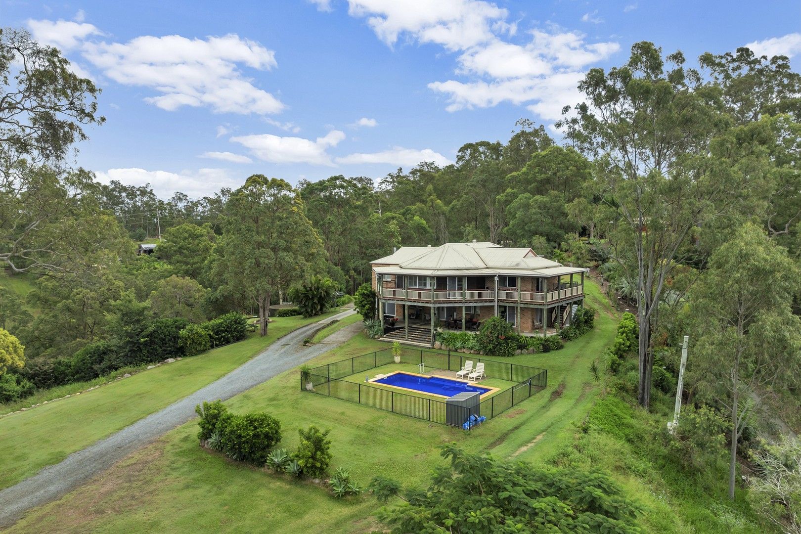 6 bedrooms House in 5 Christine Drive EATONS HILL QLD, 4037