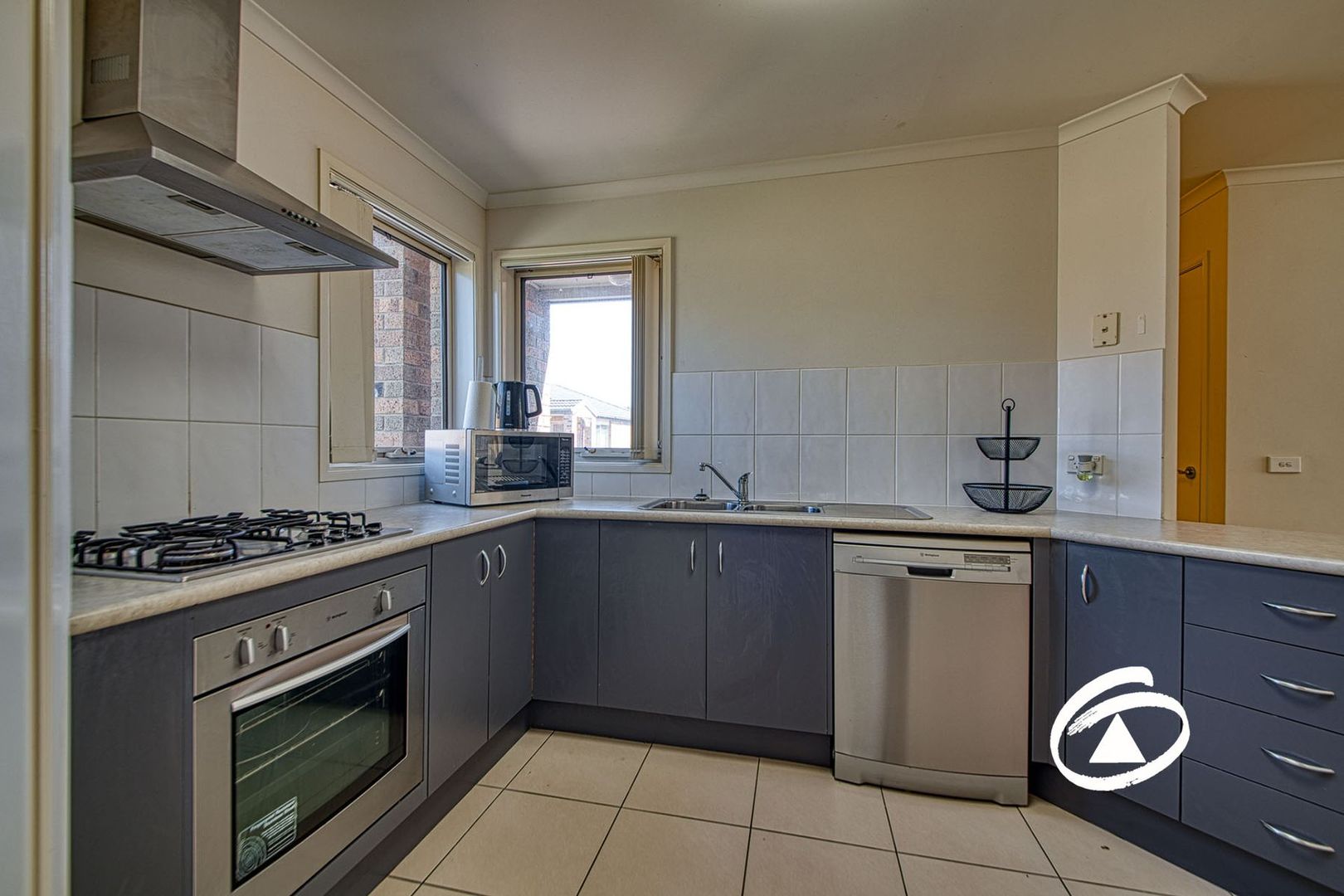 3/54-58 Pommel Street, Pakenham VIC 3810, Image 2