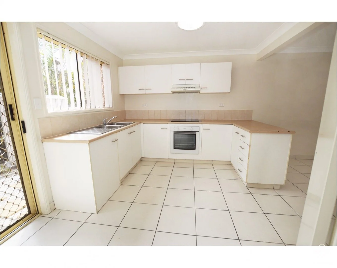 Additional image 7 of ID:21172875/60 Whitby Street, Southport QLD 4215