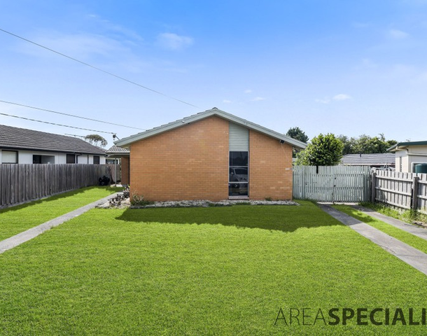 33 Valepark Crescent, Cranbourne VIC 3977