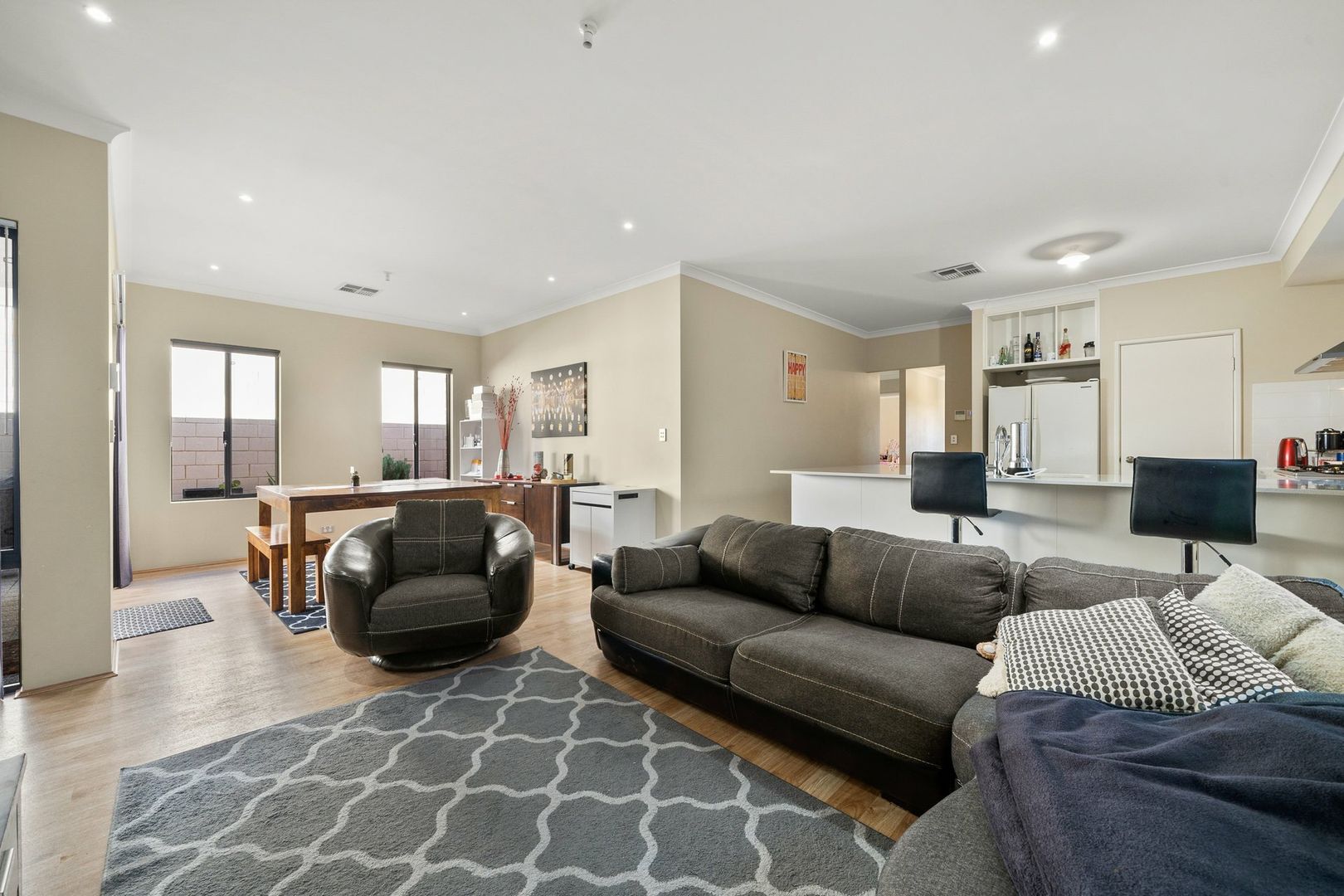 32 Mayor Road, Coogee WA 6166, Image 2