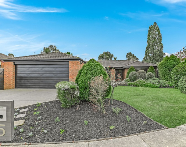 5 Roxby Court, Berwick VIC 3806