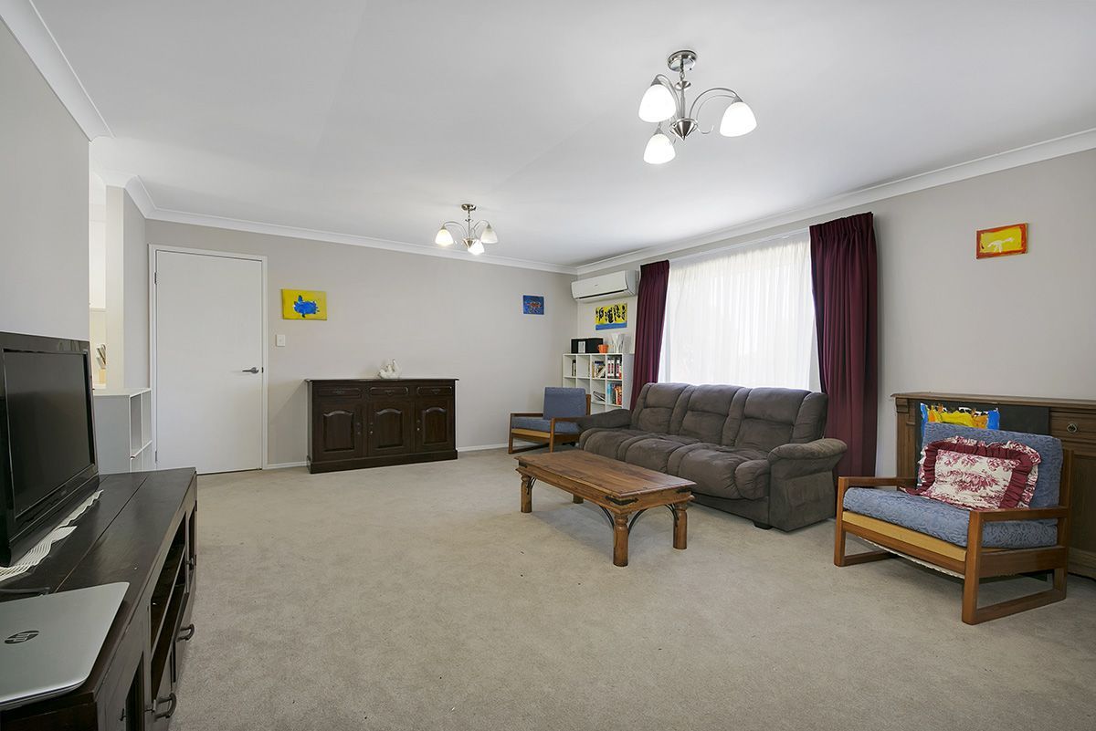 26 Hermitage Place, Forest Lake QLD 4078, Image 2