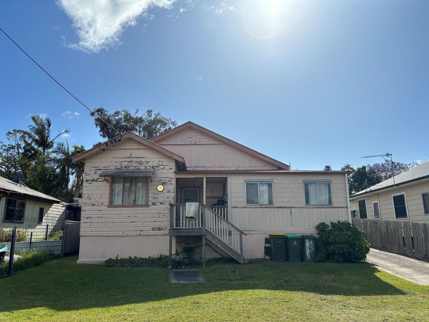 2 bedrooms Apartment / Unit / Flat in 1/16 John Fisher Drive BELMONT NORTH NSW, 2280