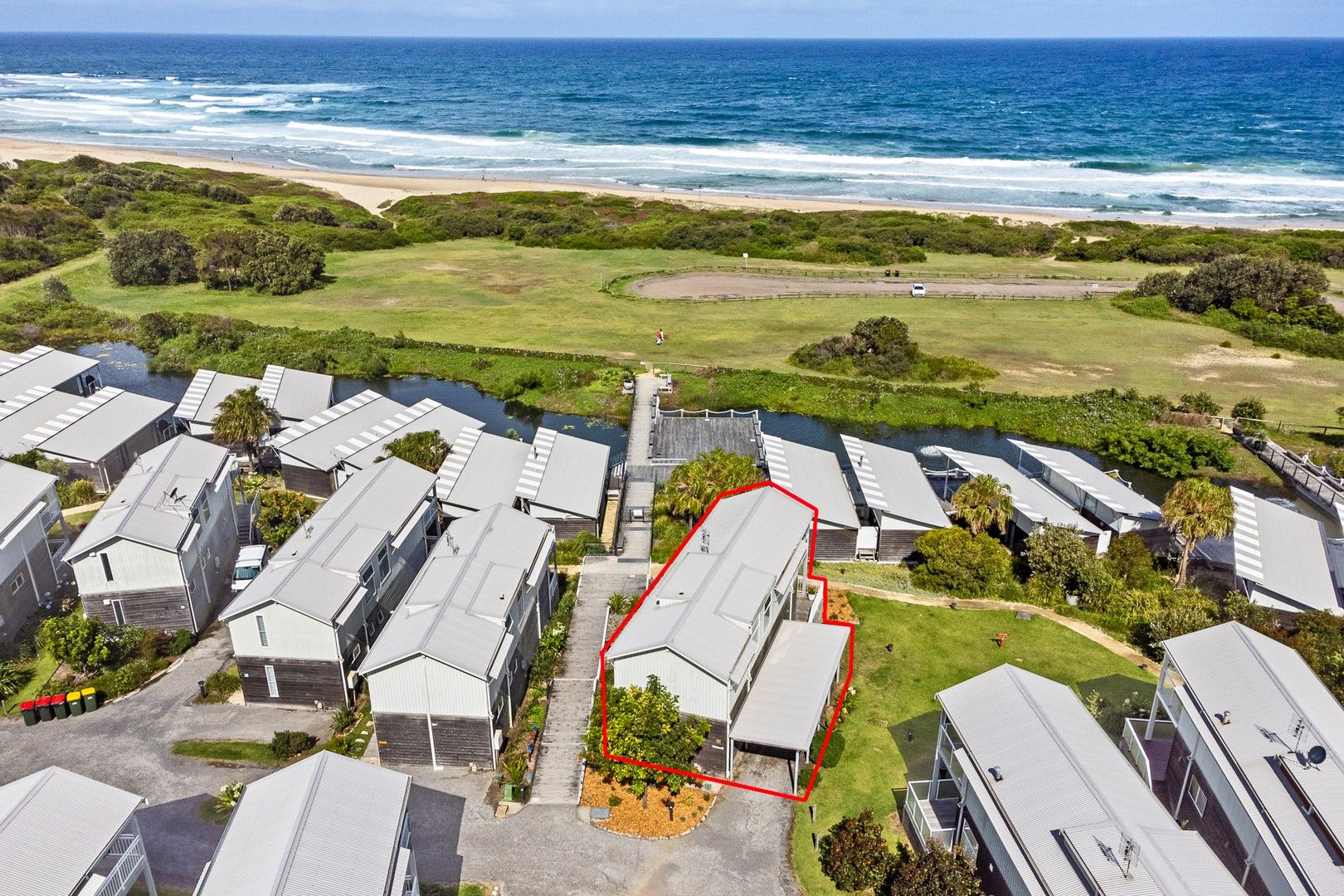 12 Beachside Drive, Caves Beach NSW 2281, Image 0