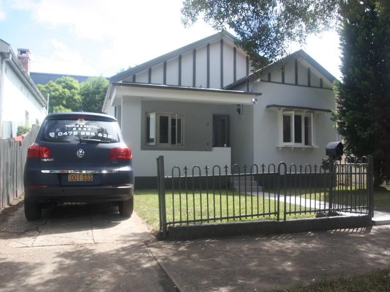 4 bedrooms House in 17 Telopea Avenue HOMEBUSH WEST NSW, 2140