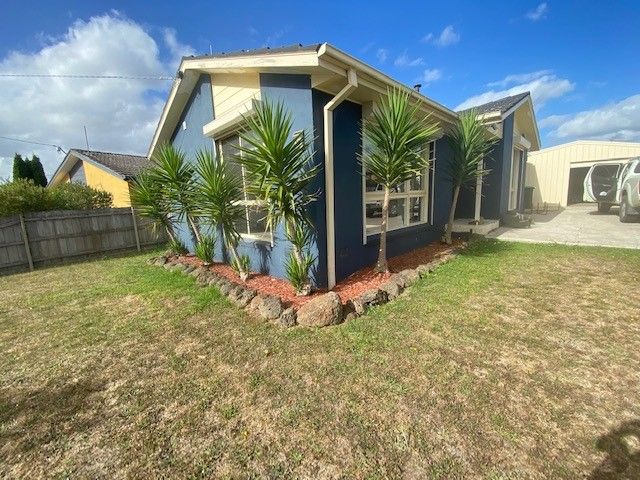 3 bedrooms House in 14 Sheoke Grove CHURCHILL VIC, 3842