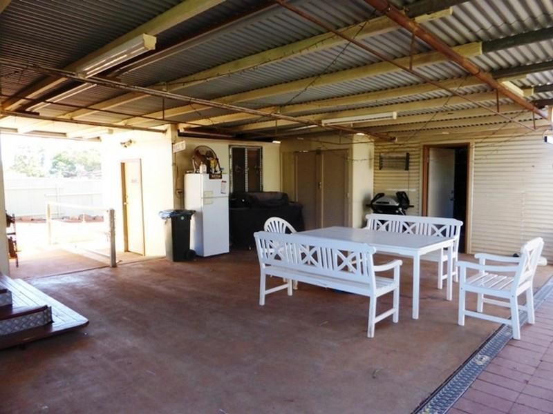 110 Hill Street, Meekatharra WA 6642, Image 2