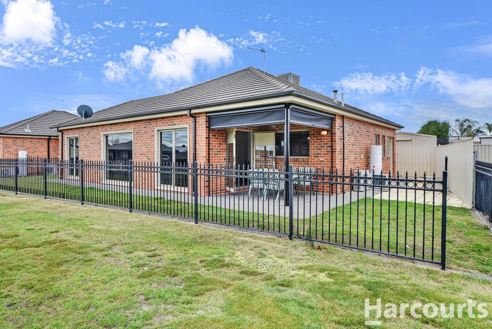 2/21 Mctavish Boulevard, Horsham VIC 3400, Image 0