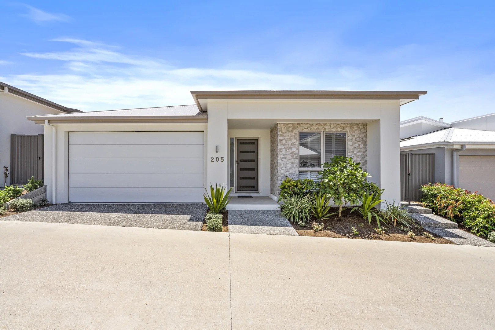 205/3 Gemstone Drive, Pimpama QLD 4209