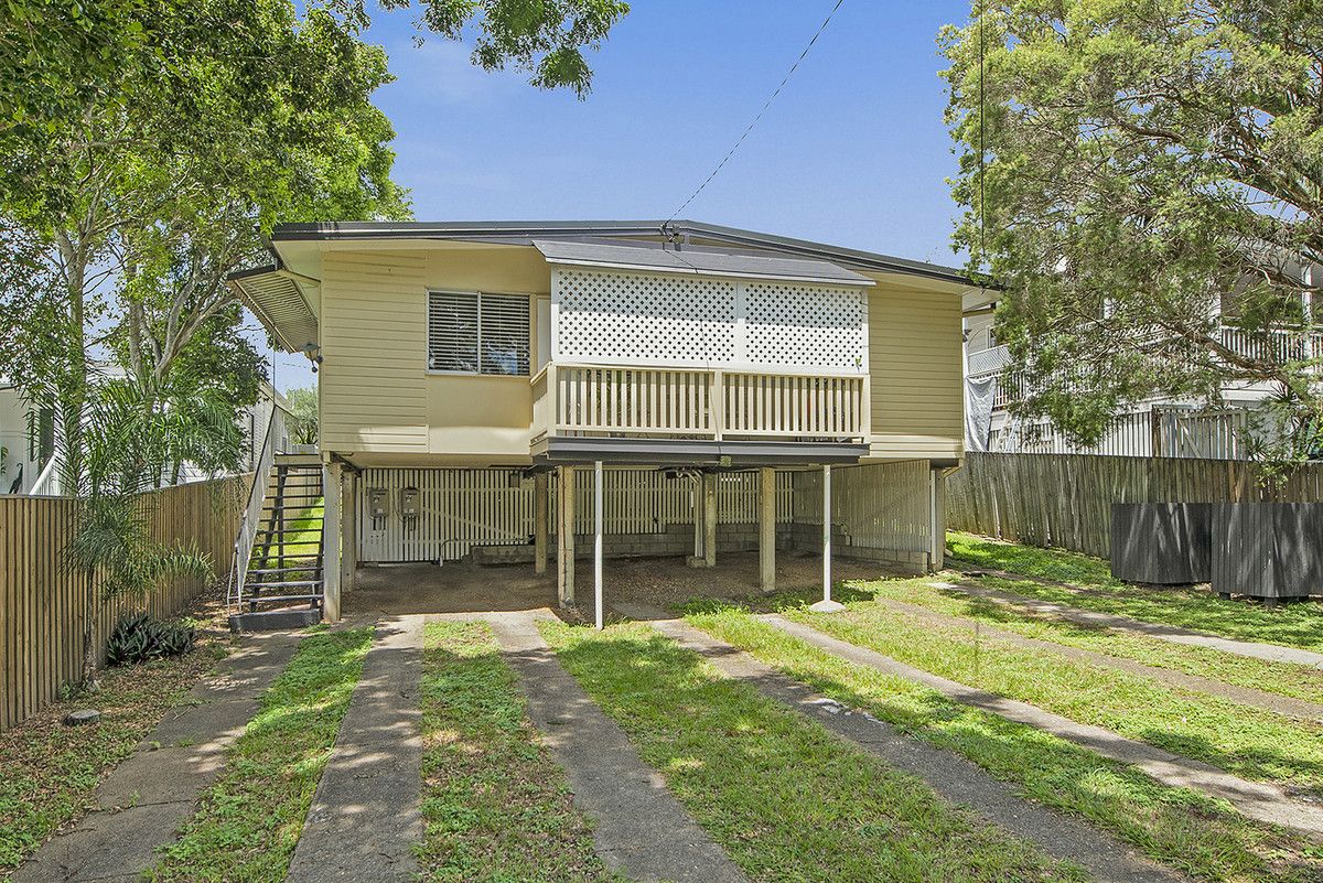 3 bedrooms Apartment / Unit / Flat in 3/82 Arthur Terrace RED HILL QLD, 4059