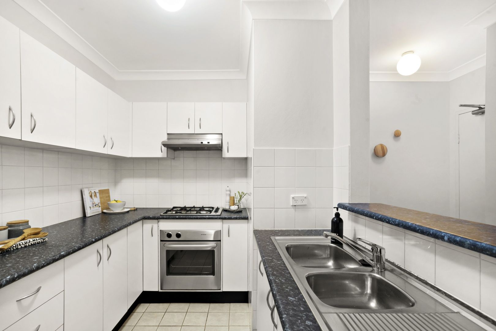 19/16 Sadlier Crescent (entry via Nelson Place), Petersham NSW 2049, Image 2