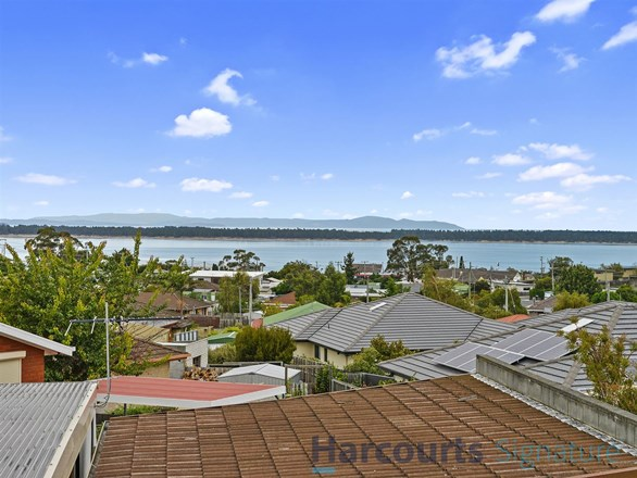 11 Darwin Street, Midway Point TAS 7171