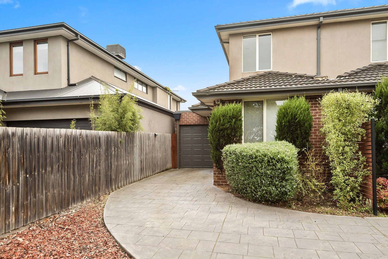 4 bedrooms Townhouse in 67a Raynes Park Road HAMPTON VIC, 3188