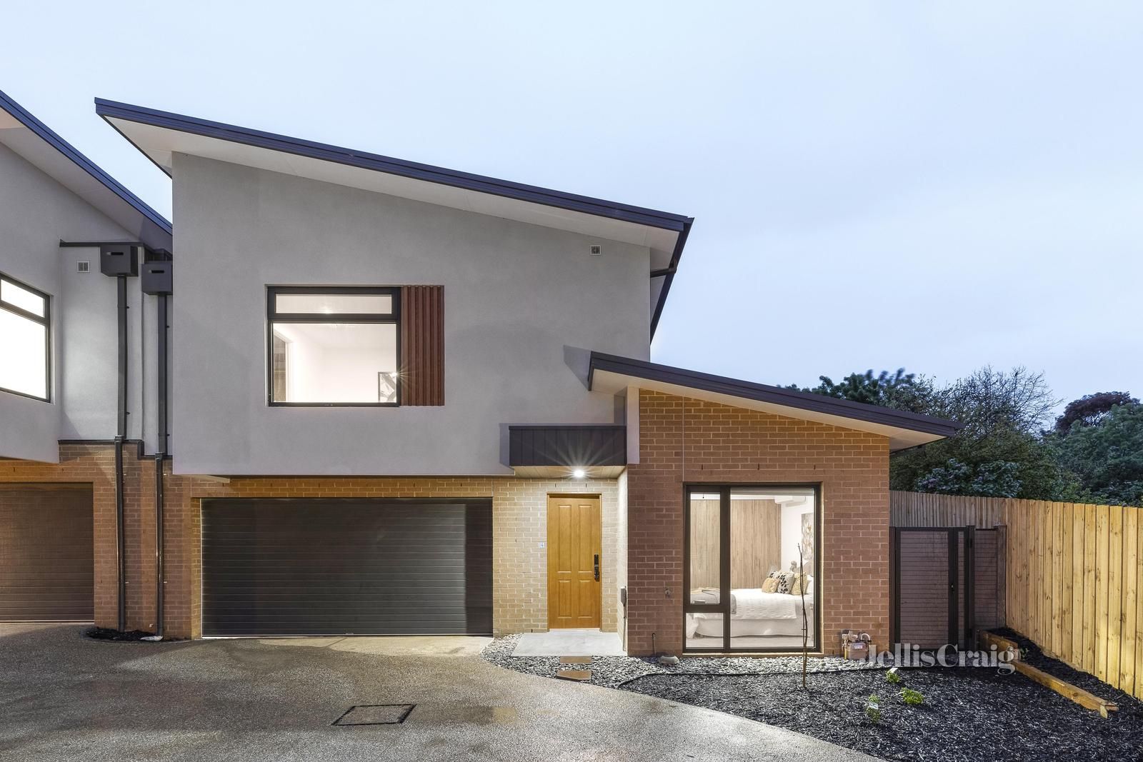 4 bedrooms Townhouse in 2, 3 & 4/12 Alfreda Avenue ROSANNA VIC, 3084