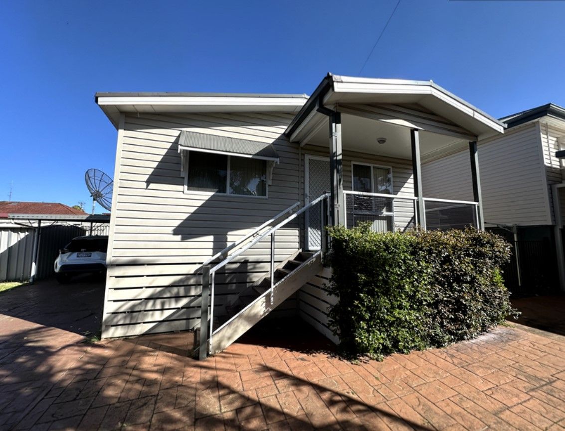 2 bedrooms Apartment / Unit / Flat in 13B Camden Street BALGOWNIE NSW, 2519
