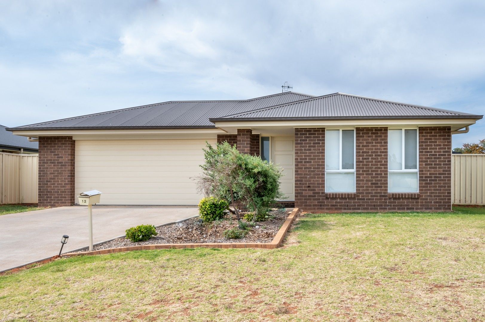 3 bedrooms House in 12 Zirilli Avenue GRIFFITH NSW, 2680