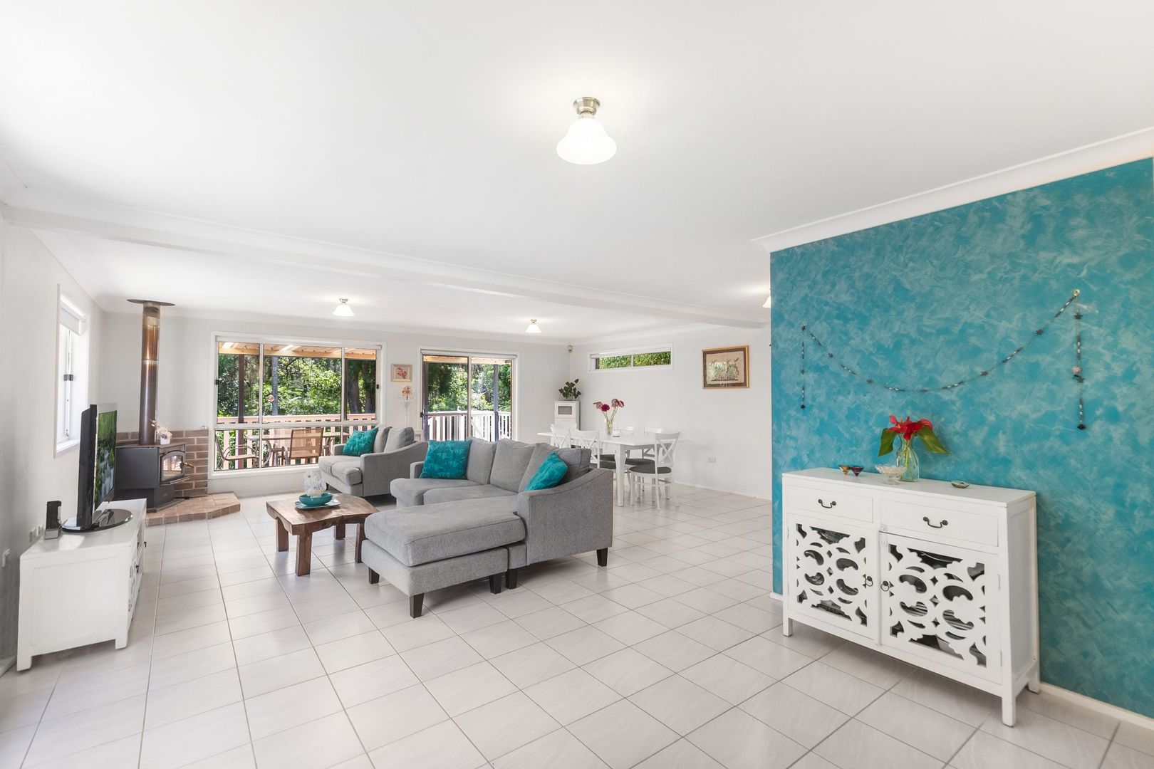 19 Narrawa Avenue, Erina NSW 2250, Image 1