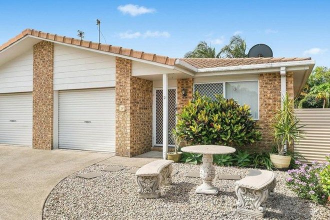 Picture of 2/130 Broadwater Avenue, MAROOCHYDORE QLD 4558
