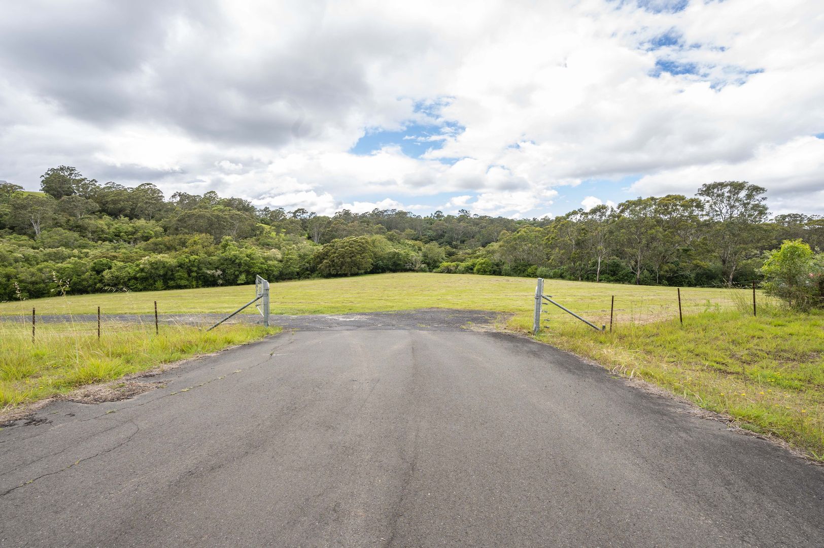 1265 Remembrance Driveway, Razorback NSW 2571, Image 2