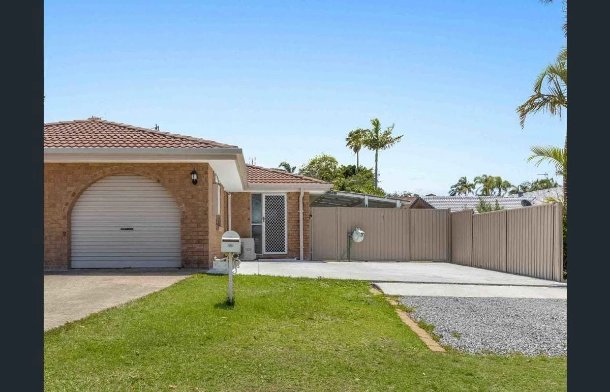 1/216 Olsen Avenue, Arundel QLD 4214