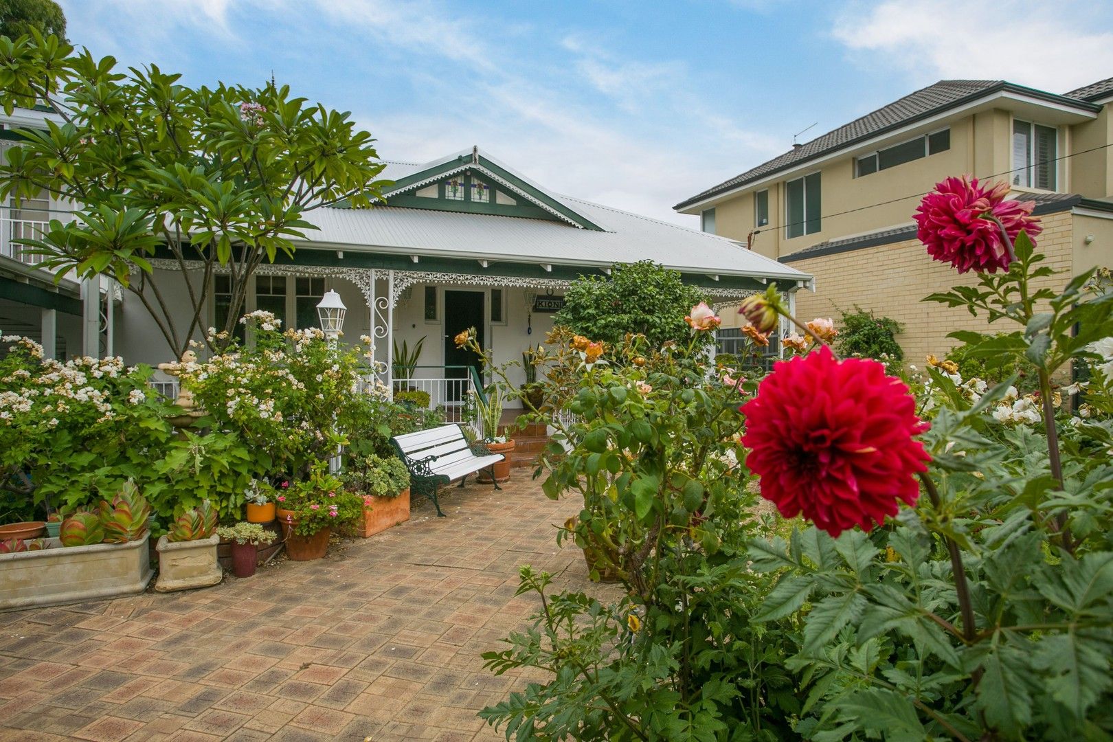 4 bedrooms House in 55 Leura St NEDLANDS WA, 6009