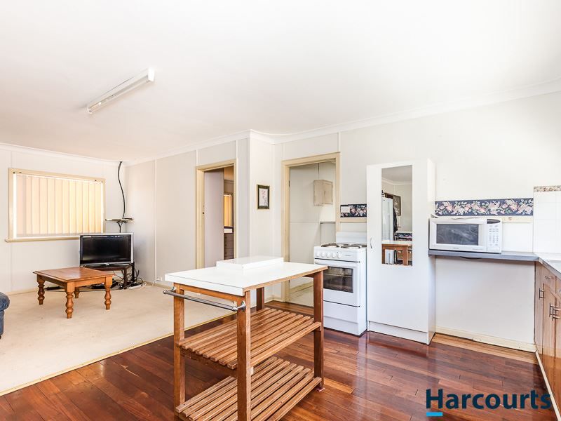 61 Hackney Way, Yanchep WA 6035, Image 2