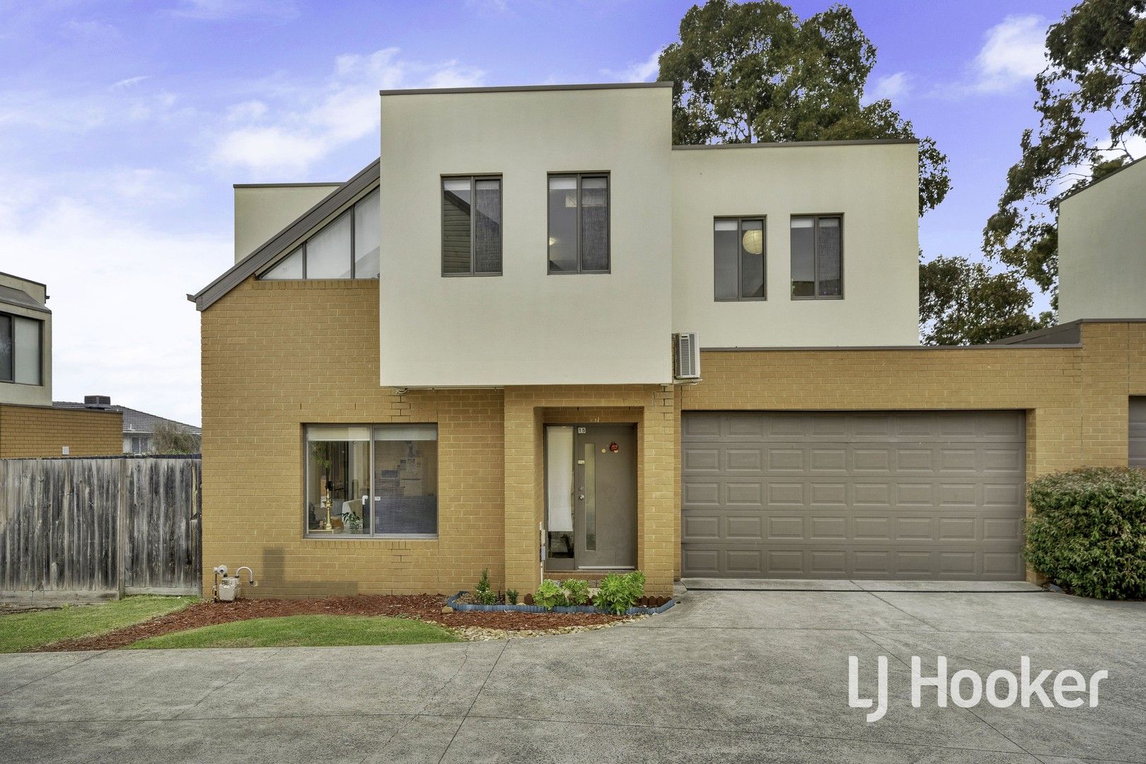 3 bedrooms Apartment / Unit / Flat in 15/42 Liege Avenue NOBLE PARK VIC, 3174