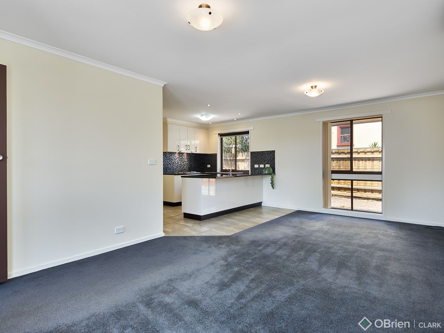 1/3 Neerim Street, Drouin VIC 3818, Image 2