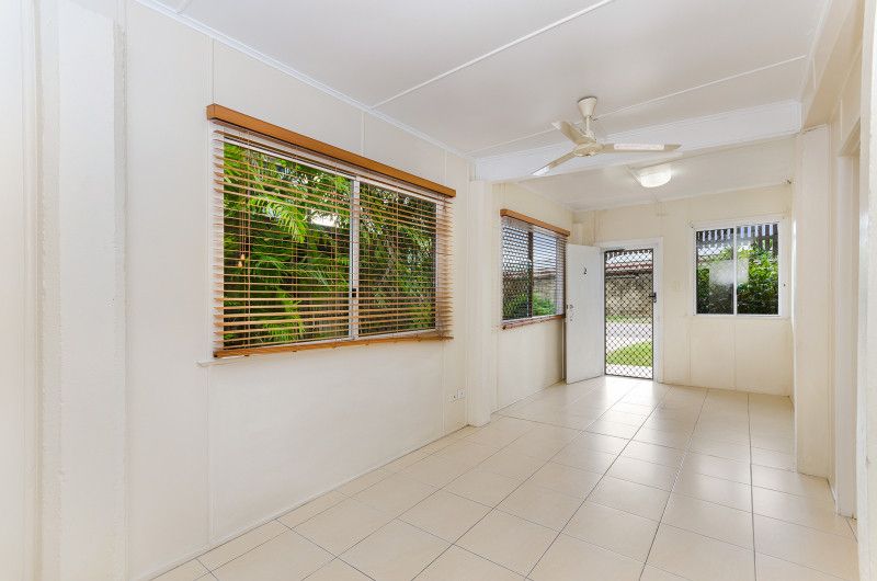 2/114 Perkins Street West, South Townsville QLD 4810, Image 2