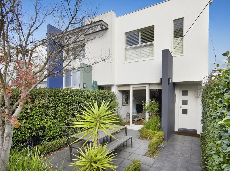 3 bedrooms House in 22 Aberdeen Road PRAHRAN VIC, 3181