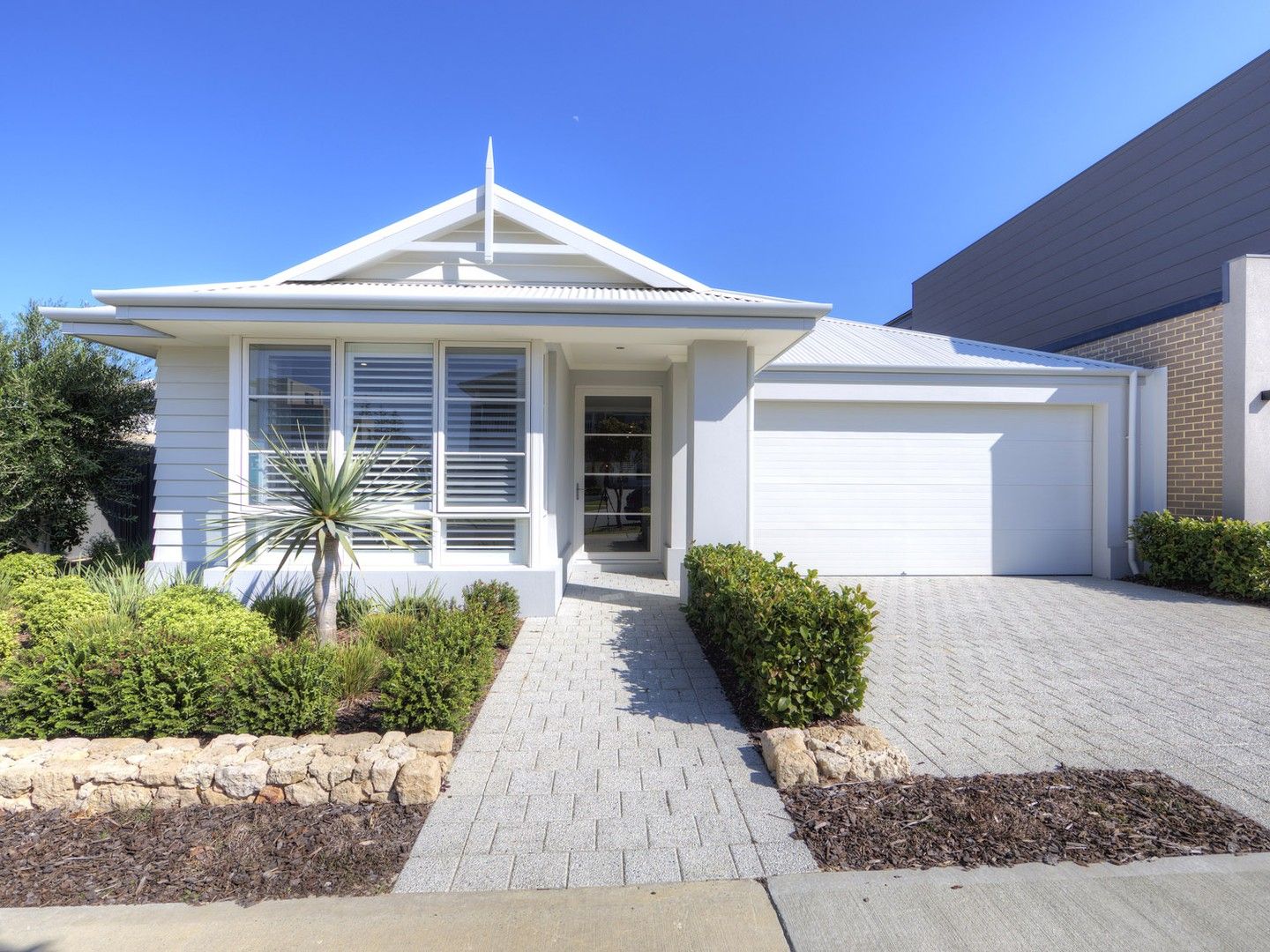 4 bedrooms House in 32 Midsummer Avenue JINDALEE WA, 6036