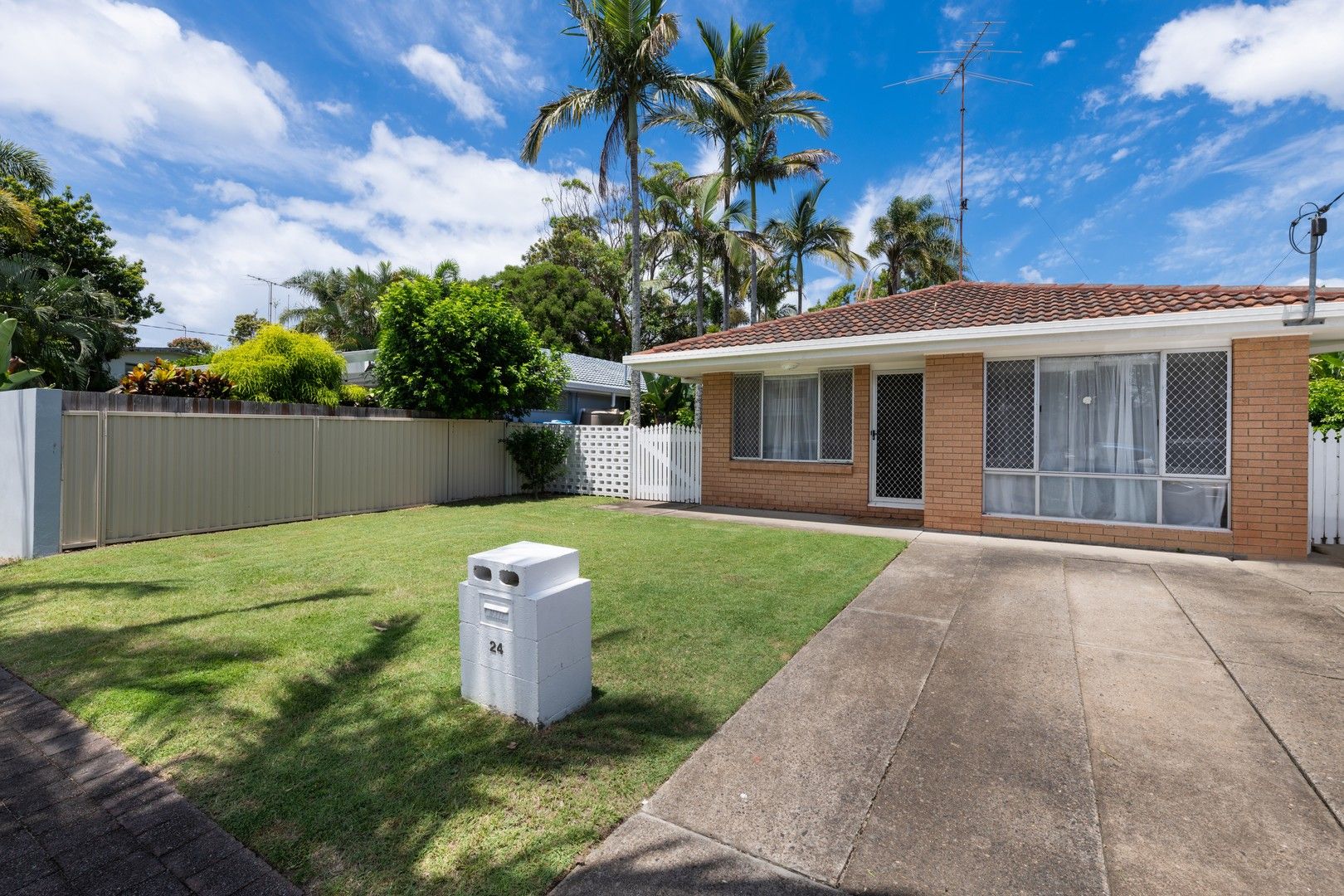 24 Kallay Street, Miami QLD 4220, Image 0