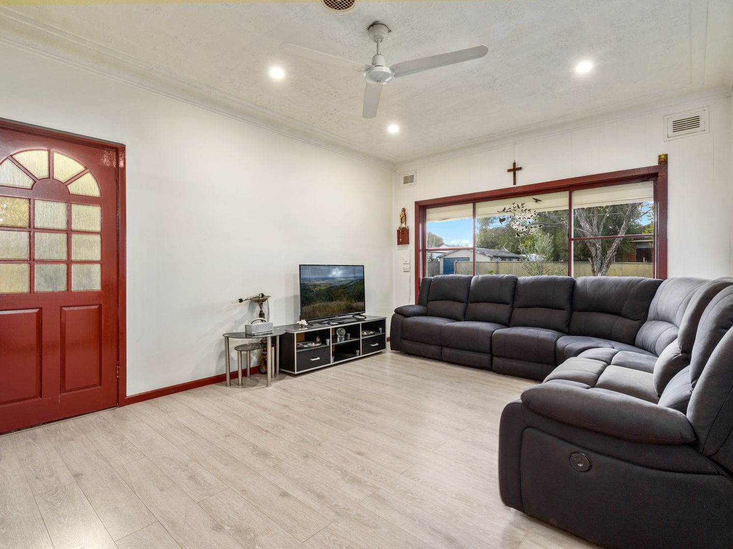 16 Tanderra Street, Colyton NSW 2760, Image 1