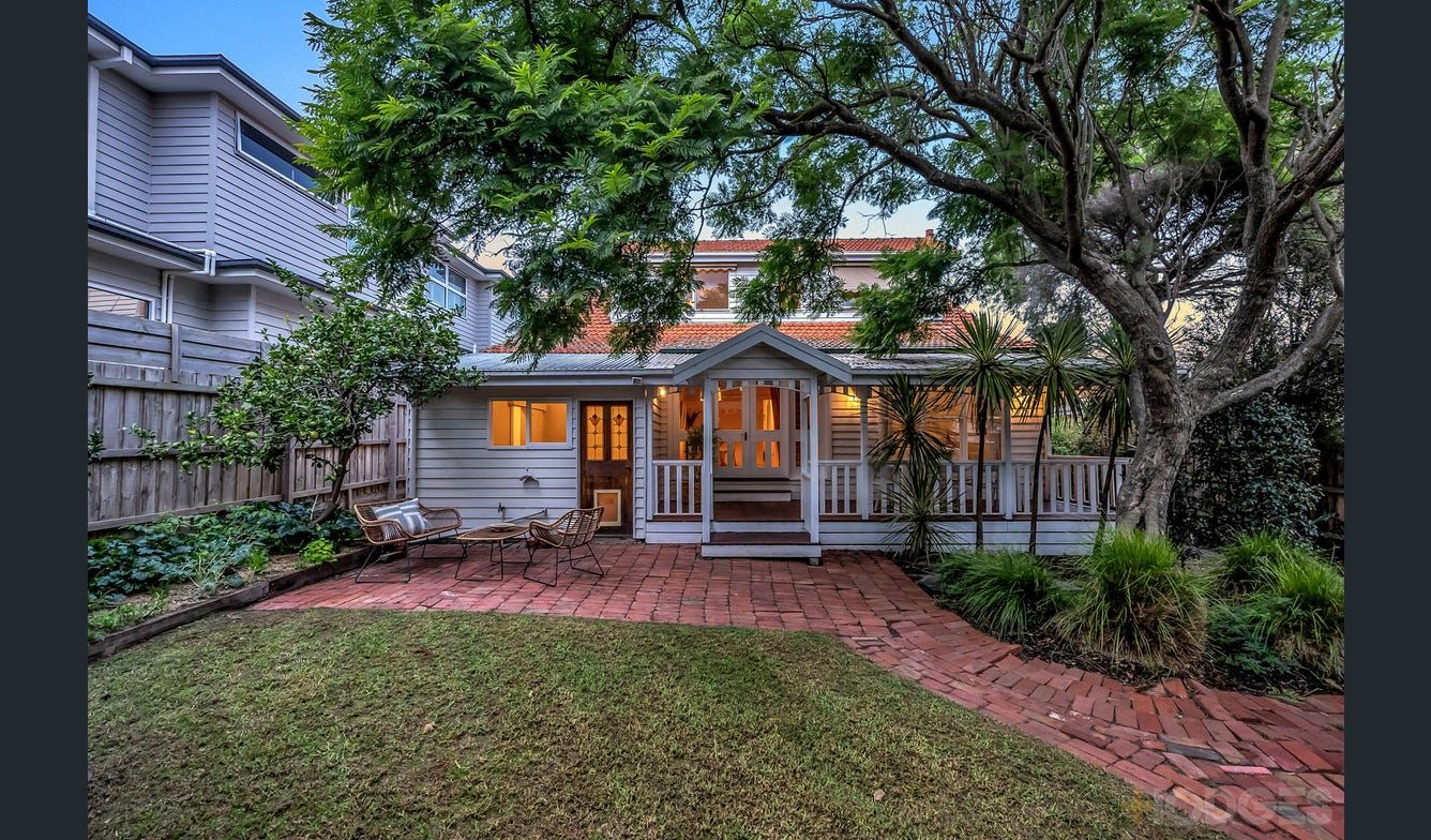 4 bedrooms House in 5 Ashmore Avenue MORDIALLOC VIC, 3195