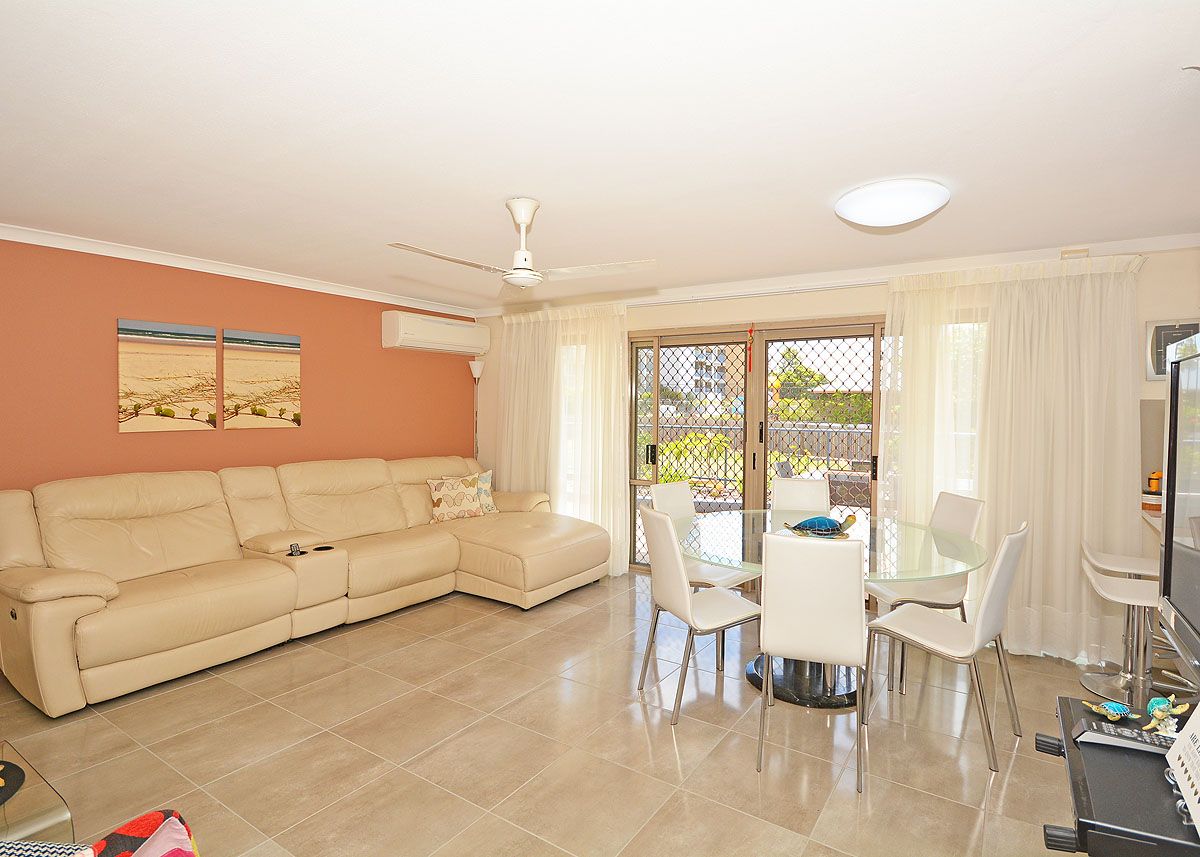 2/383 Esplanade, Torquay QLD 4655, Image 2